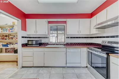 6811 SW 170th Ave, Beaverton, OR 97007 - Photo 12