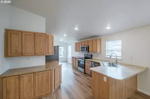 2110 NE Willamette Ave, Albany, OR 97321 - Photo 12