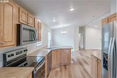 2110 NE Willamette Ave, Albany, OR 97321 - Photo 14