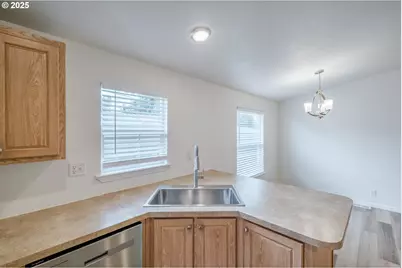 2110 NE Willamette Ave, Albany, OR 97321 - Photo 10