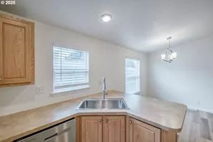 2110 NE Willamette Ave, Albany, OR 97321 - Photo 10