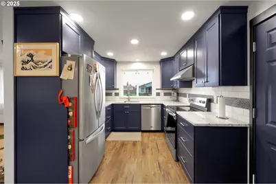 645 Riley Way, Harrisburg, OR 97446 - Photo 12