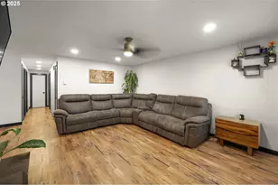 645 Riley Way, Harrisburg, OR 97446 - Photo 16