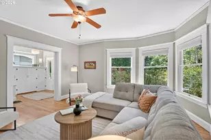 5742 N Commercial Ave, Portland, OR 97217 - Photo 10