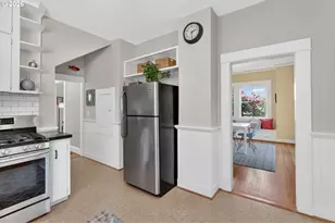 5742 N Commercial Ave, Portland, OR 97217 - Photo 20