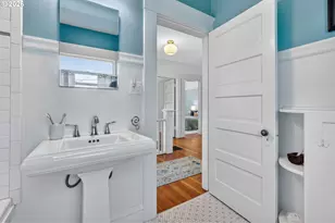 5742 N Commercial Ave, Portland, OR 97217 - Photo 32