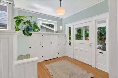 5742 N Commercial Ave, Portland, OR 97217 - Photo 6