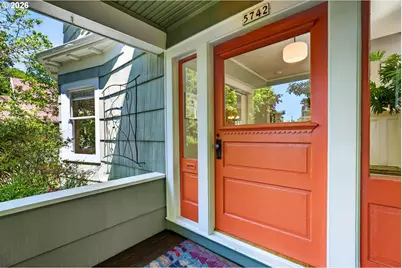 5742 N Commercial Ave, Portland, OR 97217 - Photo 4