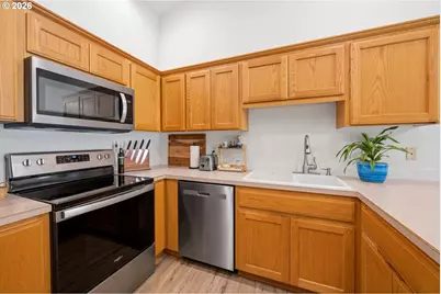 383 NE Fircrest Pl, McMinnville, OR 97128 - Photo 14