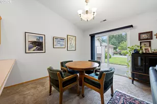 383 NE Fircrest Pl, McMinnville, OR 97128 - Photo 16