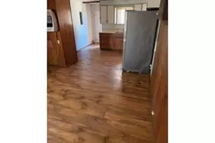 413 NE Johnson St, Myrtle Creek, OR 97457 - Photo 2