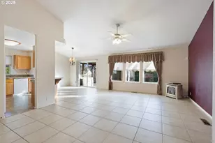 300 Ridgeway St, Sutherlin, OR 97479 - Photo 6