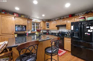 42092 Holden Creek Ln, Springfield, OR 97478 - Photo 16