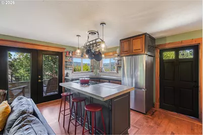 2260 Sherman Ave, Hood River, OR 97031 - Photo 12