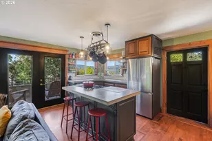 2260 Sherman Ave, Hood River, OR 97031 - Photo 12