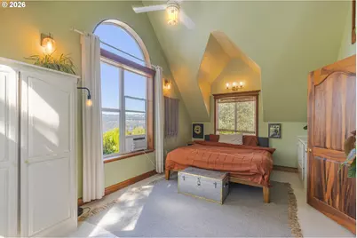 2260 Sherman Ave, Hood River, OR 97031 - Photo 16