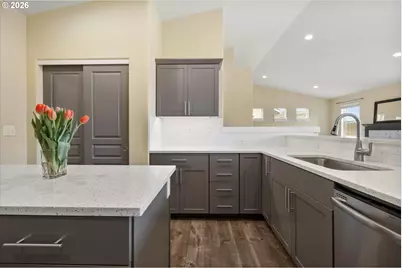 2433 NW Hazelwood Ave, Redmond, OR 97756 - Photo 12