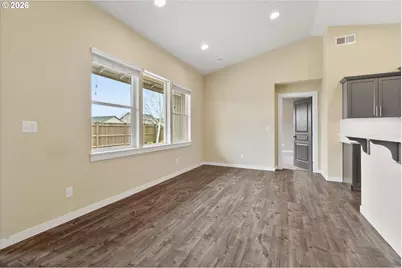 2433 NW Hazelwood Ave, Redmond, OR 97756 - Photo 14