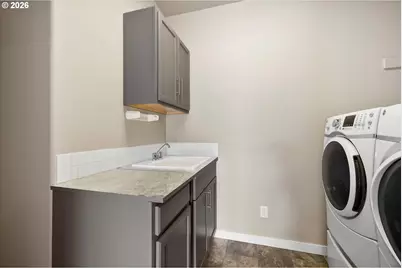 2433 NW Hazelwood Ave, Redmond, OR 97756 - Photo 32