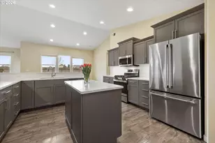 2433 NW Hazelwood Ave, Redmond, OR 97756 - Photo 10