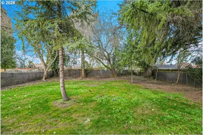 1915 NE Bryant St, Portland, OR 97211 - Photo 24