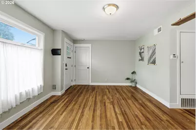 7214 NE 9th Ave, Portland, OR 97211 - Photo 8