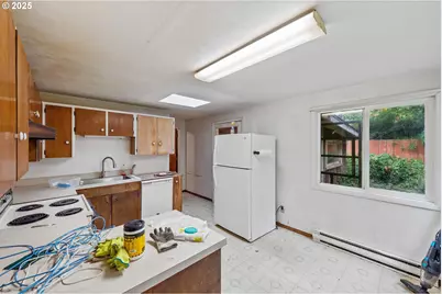 92688 Libby Ln, Coos Bay, OR 97420 - Photo 12