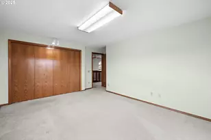 15609 NE Summerplace Dr, Portland, OR 97230 - Photo 18