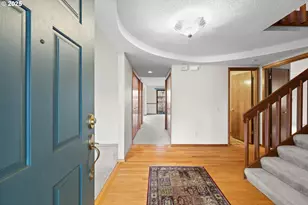 15609 NE Summerplace Dr, Portland, OR 97230 - Photo 2