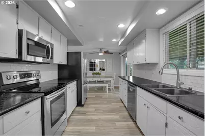 8915 NE 99th St, Vancouver, WA 98662 - Photo 14