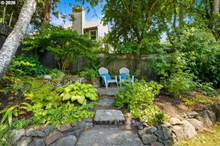 4920 SW 31st Dr, Portland, OR 97239 - Photo 24