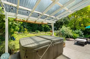 4920 SW 31st Dr, Portland, OR 97239 - Photo 32