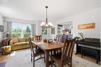 4920 SW 31st Dr, Portland, OR 97239 - Photo 4