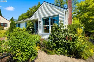 4920 SW 31st Dr, Portland, OR 97239 - Photo 2
