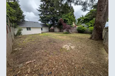1327 Ash Ave, Cottage Grove, OR 97424 - Photo 16