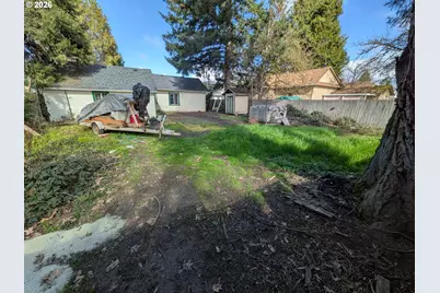 1327 Ash Ave, Cottage Grove, OR 97424 - Photo 16