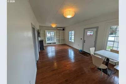 1327 Ash Ave, Cottage Grove, OR 97424 - Photo 2