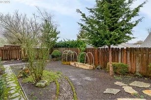 1855 NW Jillanne Ct, McMinnville, OR 97128 - Photo 26