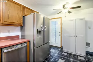 1855 NW Jillanne Ct, McMinnville, OR 97128 - Photo 10