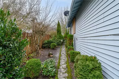 1855 NW Jillanne Ct, McMinnville, OR 97128 - Photo 28