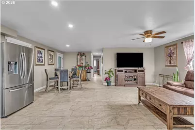 540 Leasure St, Woodburn, OR 97071 - Photo 6