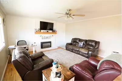2305 16th St, Baker City, OR 97814 - Photo 2
