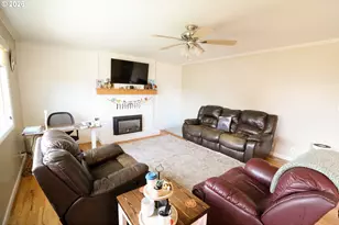 2305 16th St, Baker City, OR 97814 - Photo 2
