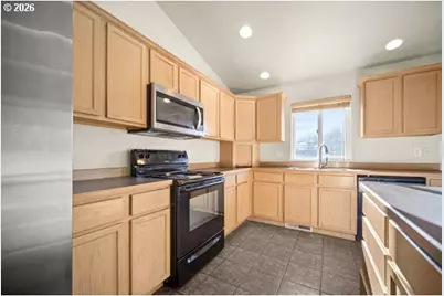 114 18th St, La Grande, OR 97850 - Photo 6