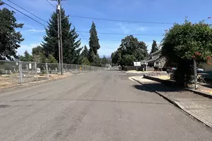 210 Hoyt St, Salem, OR 97302 - Photo 26