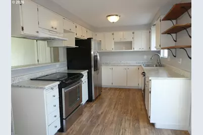 141 Hood St, Oregon City, OR 97045 - Photo 2