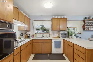7555 Rocky Rd, Tillamook, OR 97141 - Photo 12