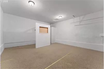 675 NE Cummins St, Roseburg, OR 97470 - Photo 28