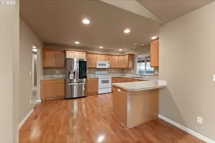 675 NE Cummins St, Roseburg, OR 97470 - Photo 10