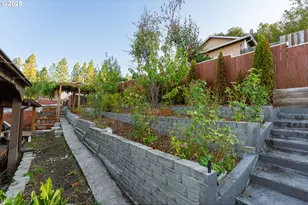 675 NE Cummins St, Roseburg, OR 97470 - Photo 30